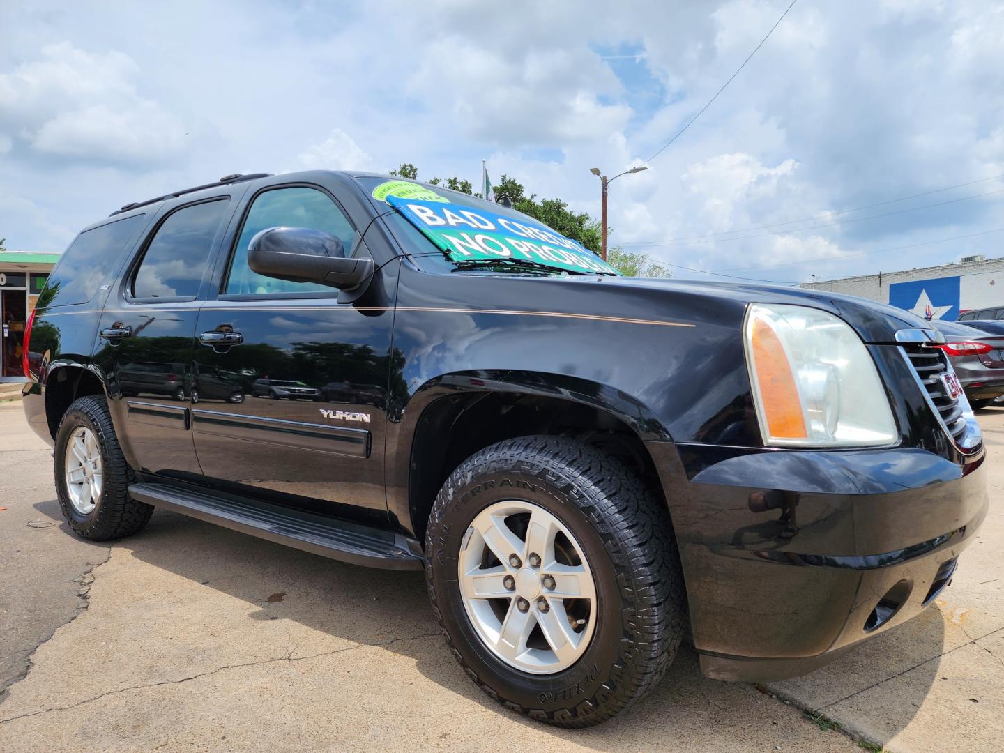 2012 BLACK /BEIGE LEATHER GMC Yukon SLT (1GKS1CE04CR) with an V8 engine, AUTO transmission, located at 2660 S.Garland Avenue, Garland, TX, 75041, (469) 298-3118, 32.885551, -96.655602 - Welcome to DallasAutos4Less, one of the Premier BUY HERE PAY HERE Dealers in the North Dallas Area. We specialize in financing to people with NO CREDIT or BAD CREDIT. We need proof of income, proof of residence, and a ID. Come buy your new car from us today!! This is a Super nice 2012 GMC YUKON S - Photo#1